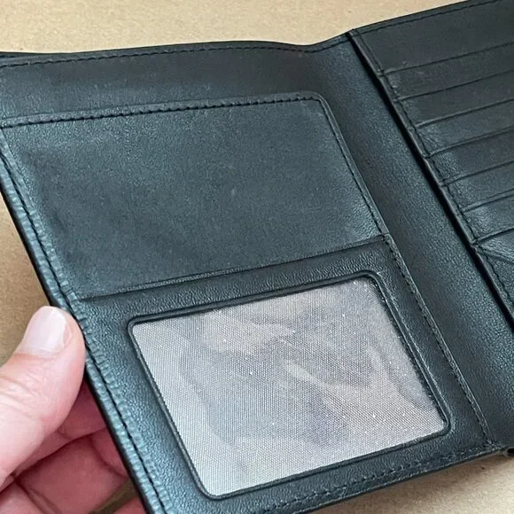 TUMI black leather bifold passport wallet Rfid protected slim profile travel - Picture 5 of 9